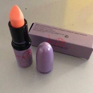 MAC Cosmetics Kelly Osbourne  Lipstick